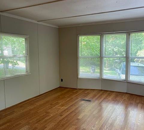 3rd image of 116 Woodbridge St