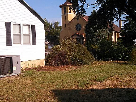 3rd image of 705 E 6th St