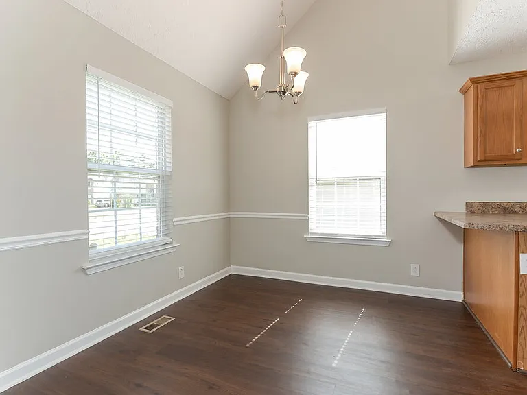 2816 Windcrest Trl — Photo 5
