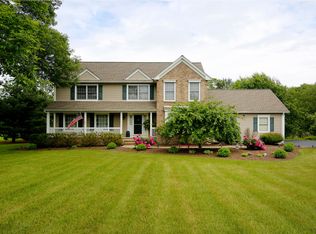 9 Linquenda Dr, Wantage, NJ 07461
