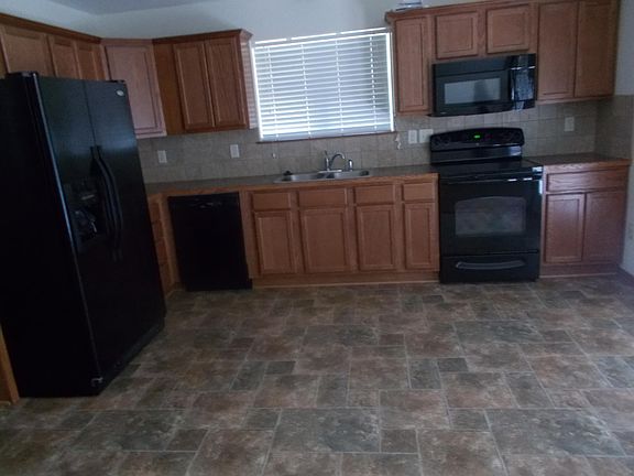 Spacious Kitchen