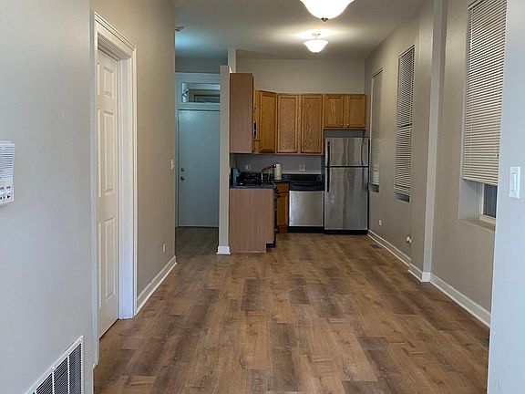 4th image of 825 N Winchester Ave #1F