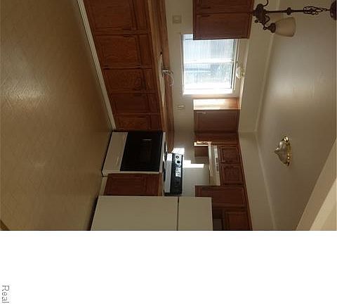 2nd image of 27315 Brush St
