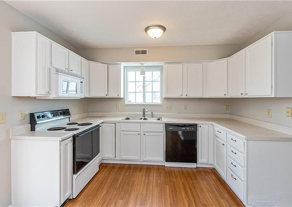 5127 Brookstone Ln Indianapolis IN 46268 Zillow