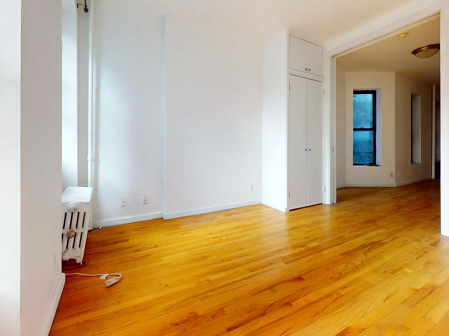 229 West 15th Street — Photo 2