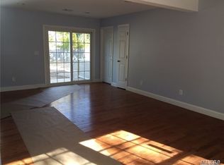 3 Hemlock St, Central Islip, NY 11722