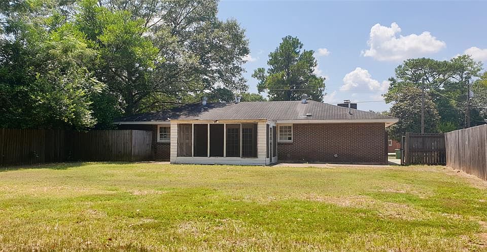 2nd image of 336 Oakwild Dr