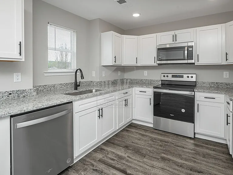 390 Woodland Cir — Photo 16