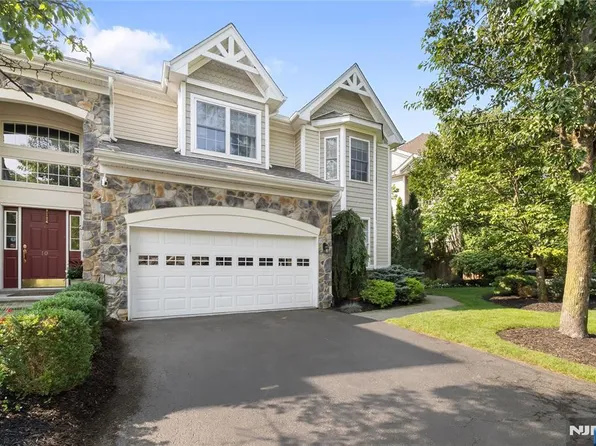 12 Timberline Ln, Oakland, NJ 07436