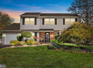 284 Greenview Rd, Yardley, PA 19067