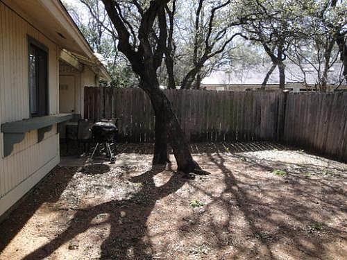 2nd image of 8408B Mesa Dr