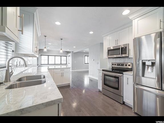 2nd image of 1034 E Kensington Ave