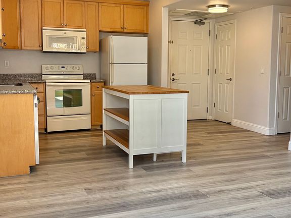4th image of 88 N Jackson Ave Unit 117