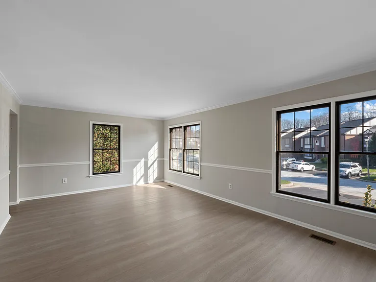 20 Rhodes Pl — Photo 7