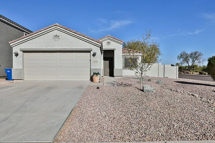 17420 W Calavar Rd — Photo 2