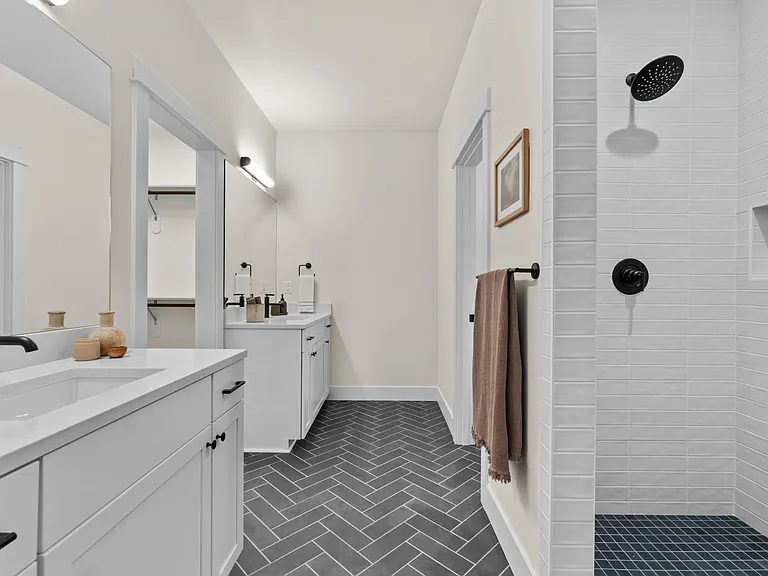 61662 SW Woodriver Dr — Photo 23