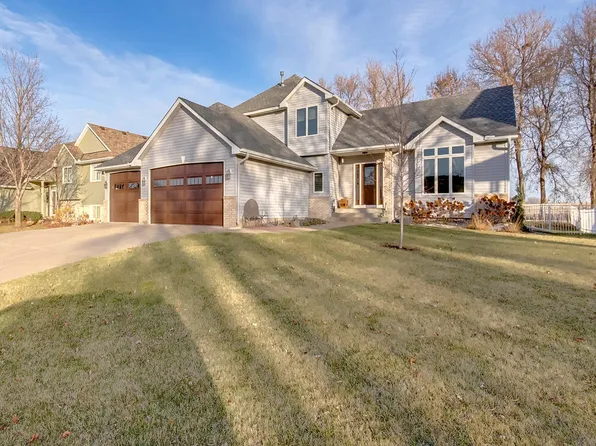 1007 Lexington Ave N, New Prague, MN 56071