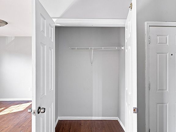 4th image of 240 Halsted St