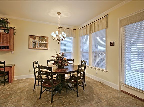 5th image of 5835 Palo Pinto Ave