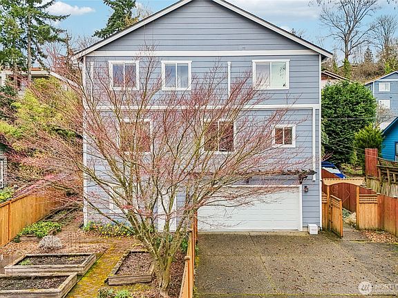 3rd image of 5217 23rd Avenue SW