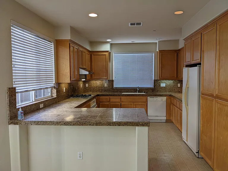 34393 Torrey Pine Ln — Photo 3
