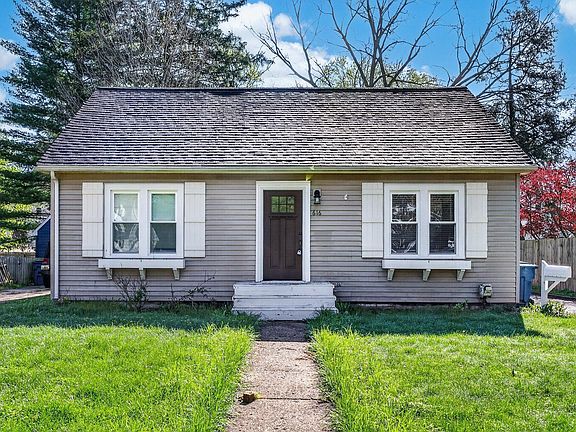 2nd image of 616 Pinehurst Blvd