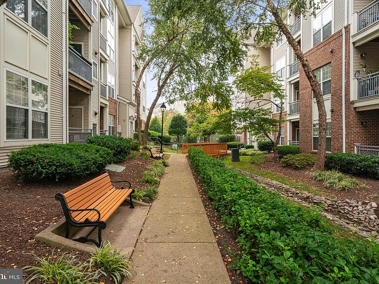 3021 Nicosh Cir #1309 — Photo 32