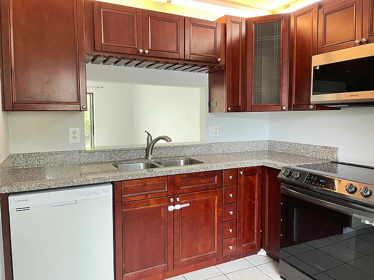 16344 Country Lake Cir — Photo 6