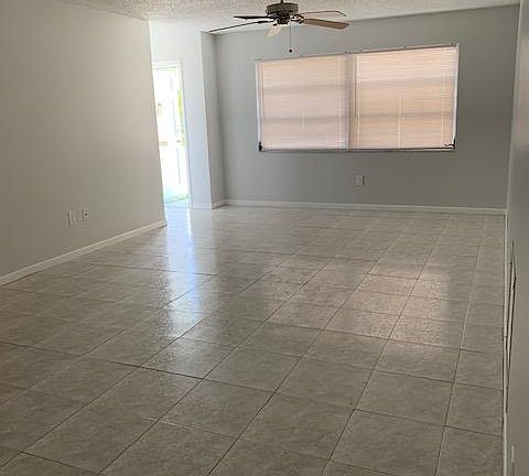 2nd image of 6930 Versailles N #6930