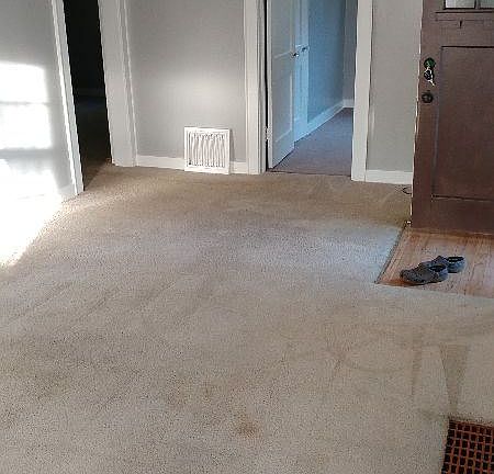 2nd image of 1104 NE Maple Dr