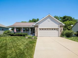 6621 Fencerow Ct SE, Caledonia, MI 49316