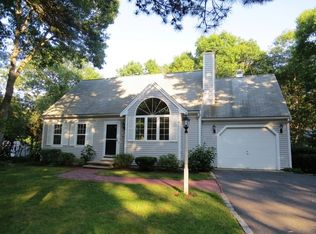 11 Swain Cir, Mashpee, MA 02649