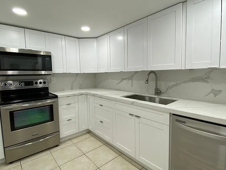 2333 Brickell Ave #1115 — Photo 6