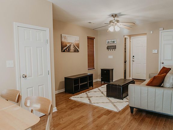 3rd image of 824 Blue Spruce Way