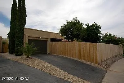 4453 W Pyracantha Dr