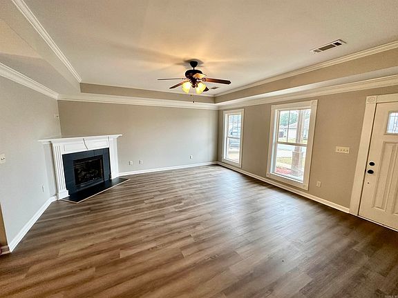 3rd image of 916 Huck Finn Blvd