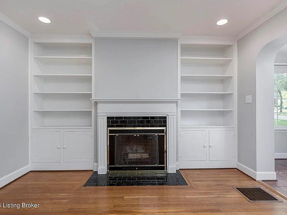 5th image of 3939 Elfin Ave