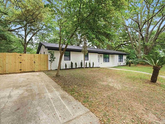 3rd image of 4596 Monpellier Dr