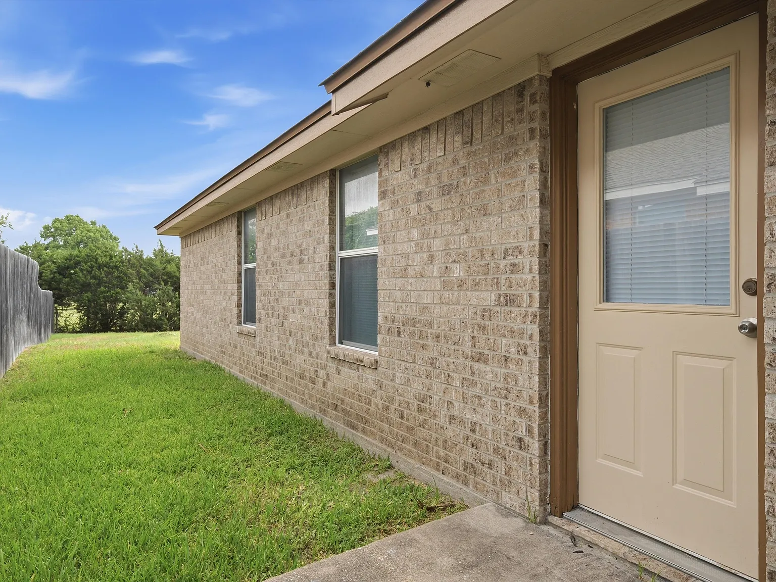 1623 Yuma Trail - A — Photo 4