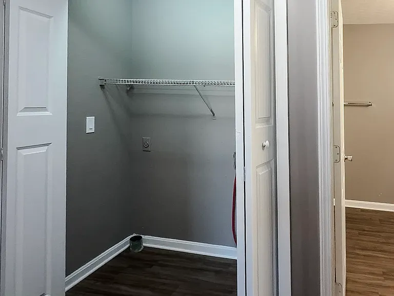 Lakeview — Photo 8