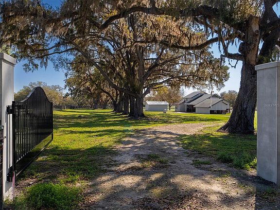 3rd image of 15157 NW 112th Place Rd