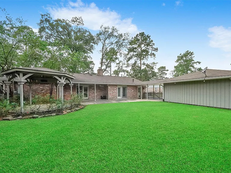 28914 Pine Hill Dr — Photo 3