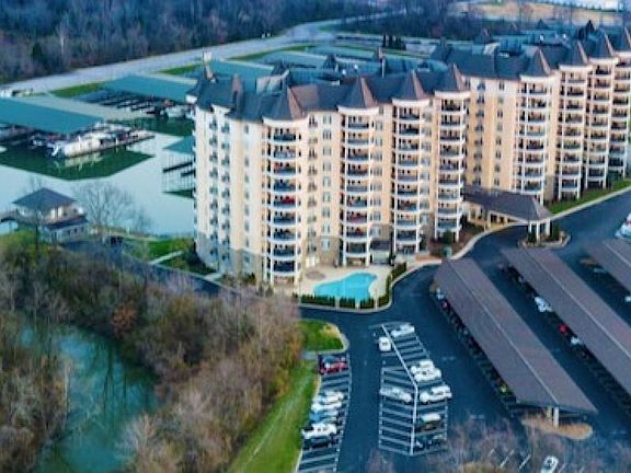 5th image of 400 Warioto Way APT 913