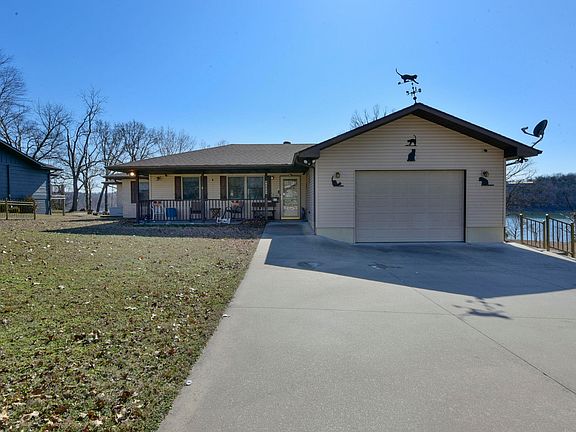 3rd image of 26237 Twin Rivers Drive