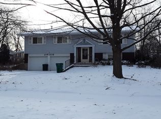 21W035 Hampton Ln, Lombard, IL 60148