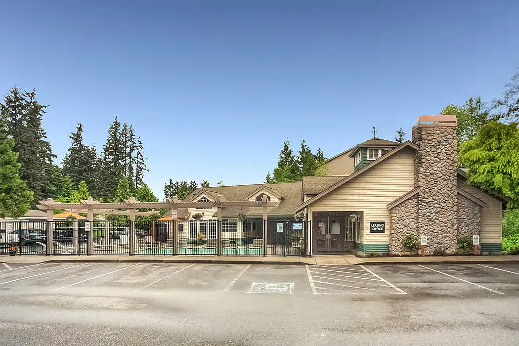 Mill Pointe — Photo 1