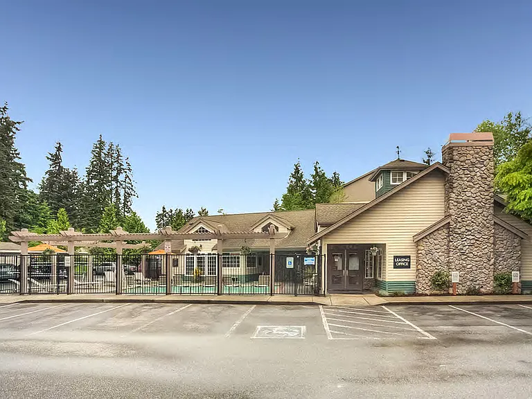 Mill Pointe Main Office and parking lot