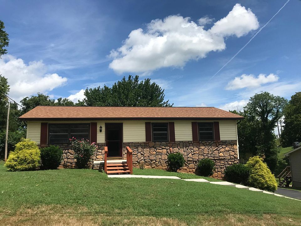 1st image of 4329 SE Scarlett Ln