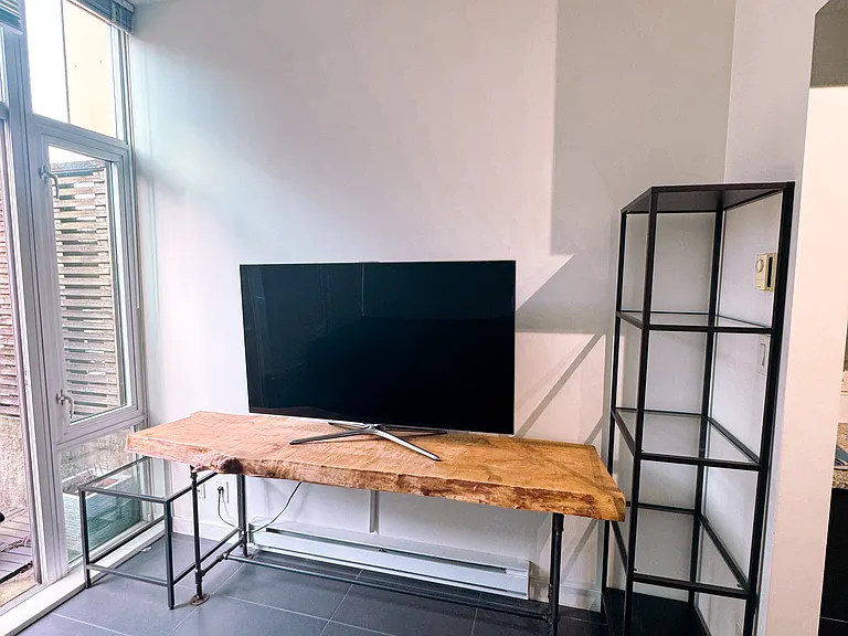 522 W 8th Ave #208 — Photo 4