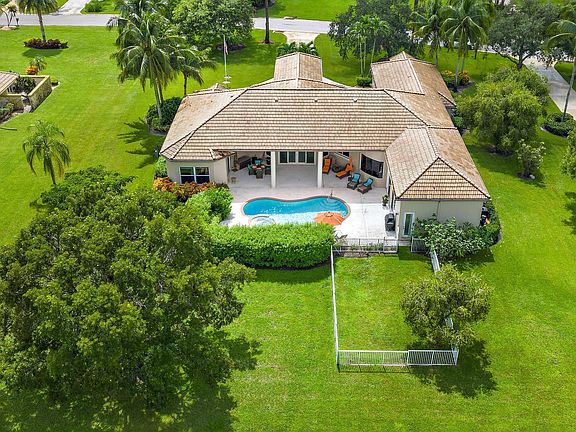 3rd image of 8905 Marlamoor Lane